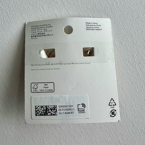 NWT Chunky Gold Earrings - Picture 3 of 4